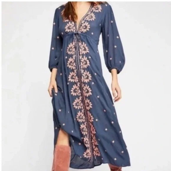 Free People Embroidered Fable Blue & Pink 🌸 Midi Dress size XS - Picture 1 of 4